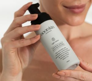 Light Velvet | Espuma facial de limpeza revitalizante